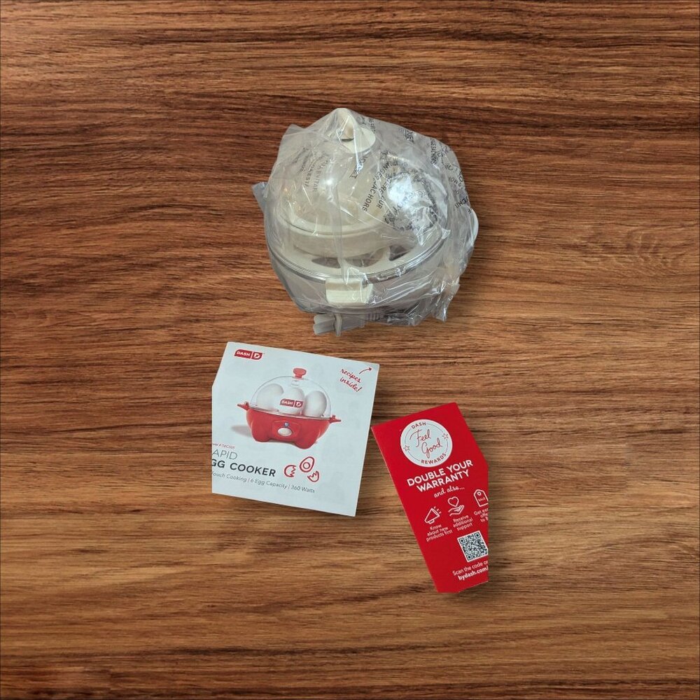Dash Rapid Egg Cooker DEC005 White 6 Egg‎ Capacity Auto-Off 360 Watts New In Box